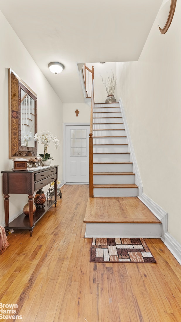 563 West 161st Street, Washington Heights, Manhattan, NY 10032 - Main property photo