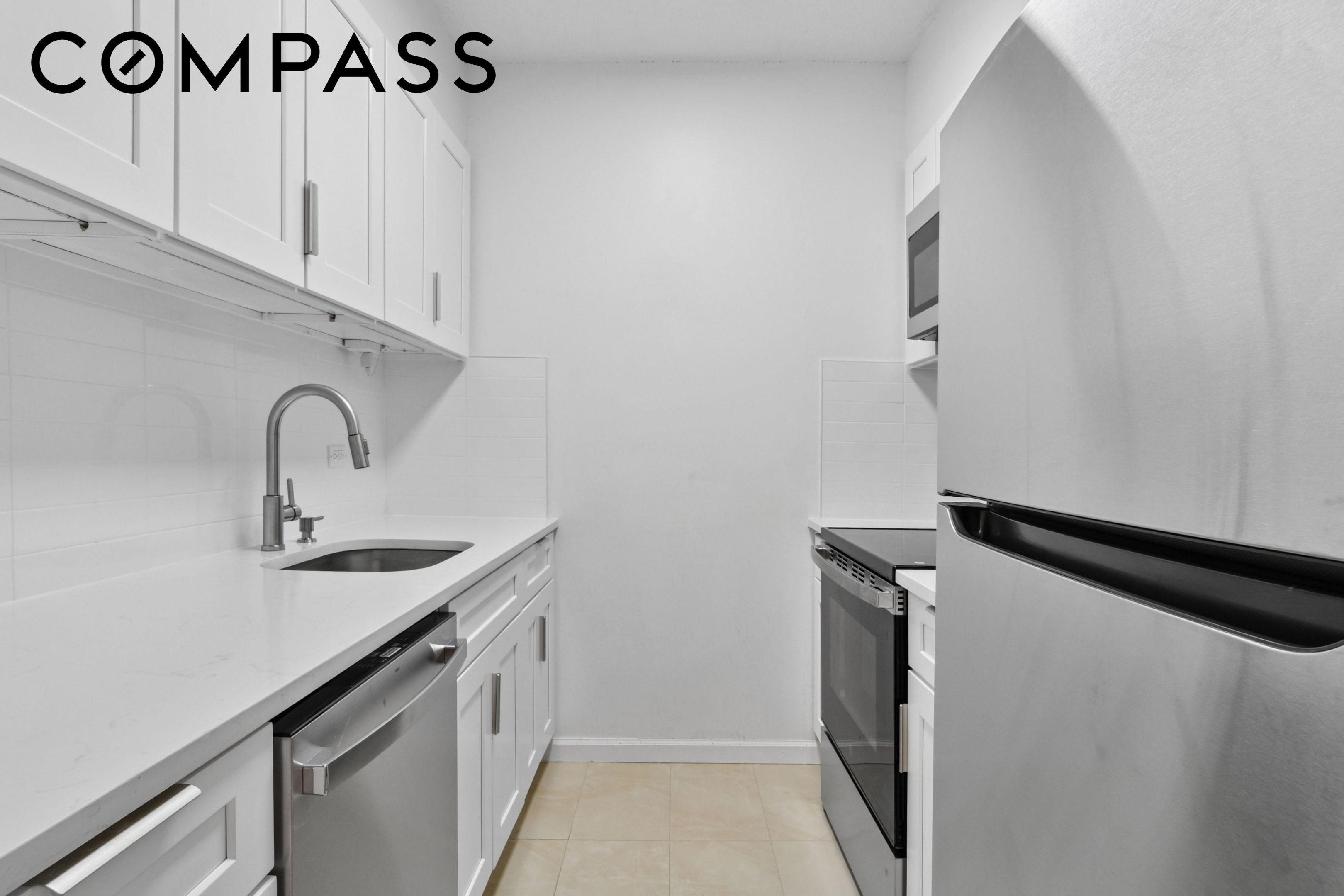 240 East 47th Street #22B, Midtown East, Manhattan, NY 10017 - Property photo 5 of 14