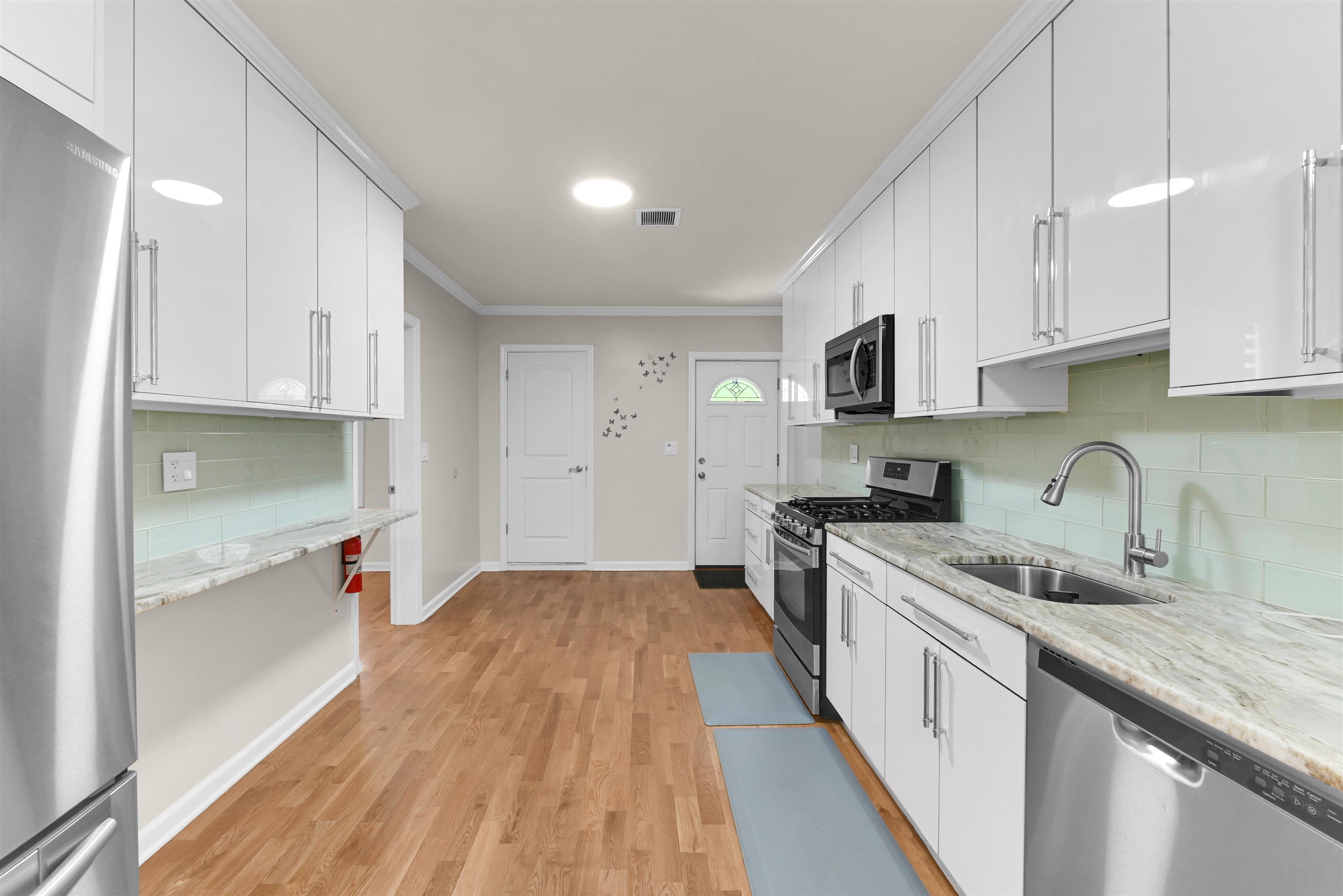 1208 67th Street, North Bergen Township, North Bergen, NJ 07047-3701 - Property photo 5 of 32