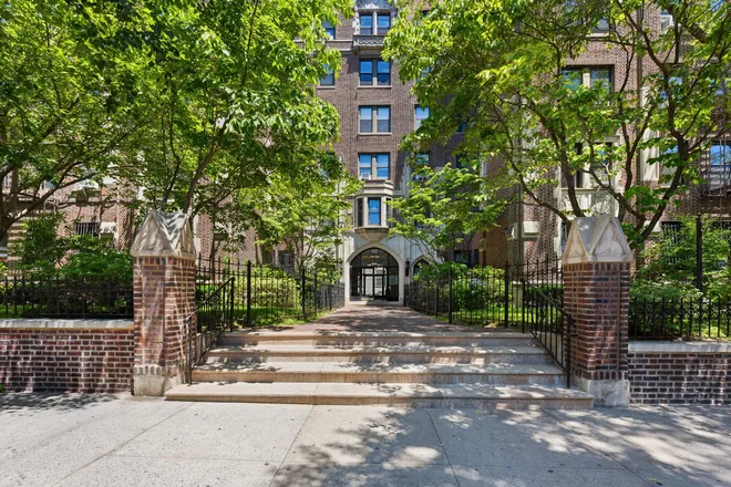 255 EASTERN Parkway #E12, Brooklyn, NY 11238