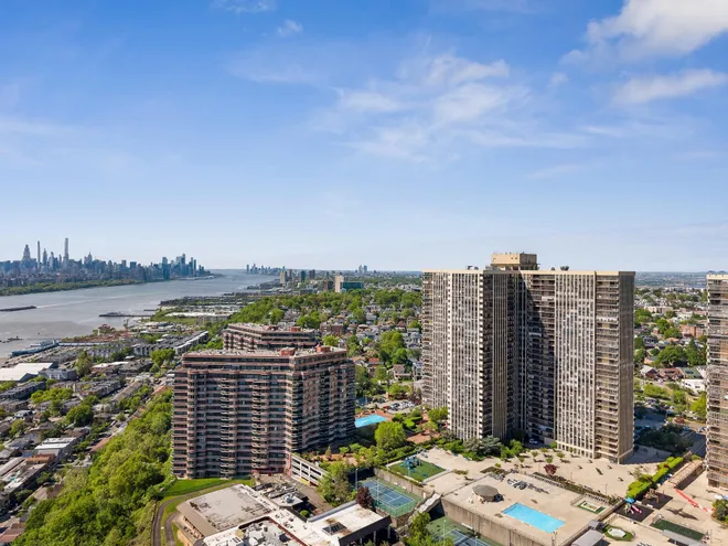 200 WINSTON Drive, Cliffside Park, NJ 07010