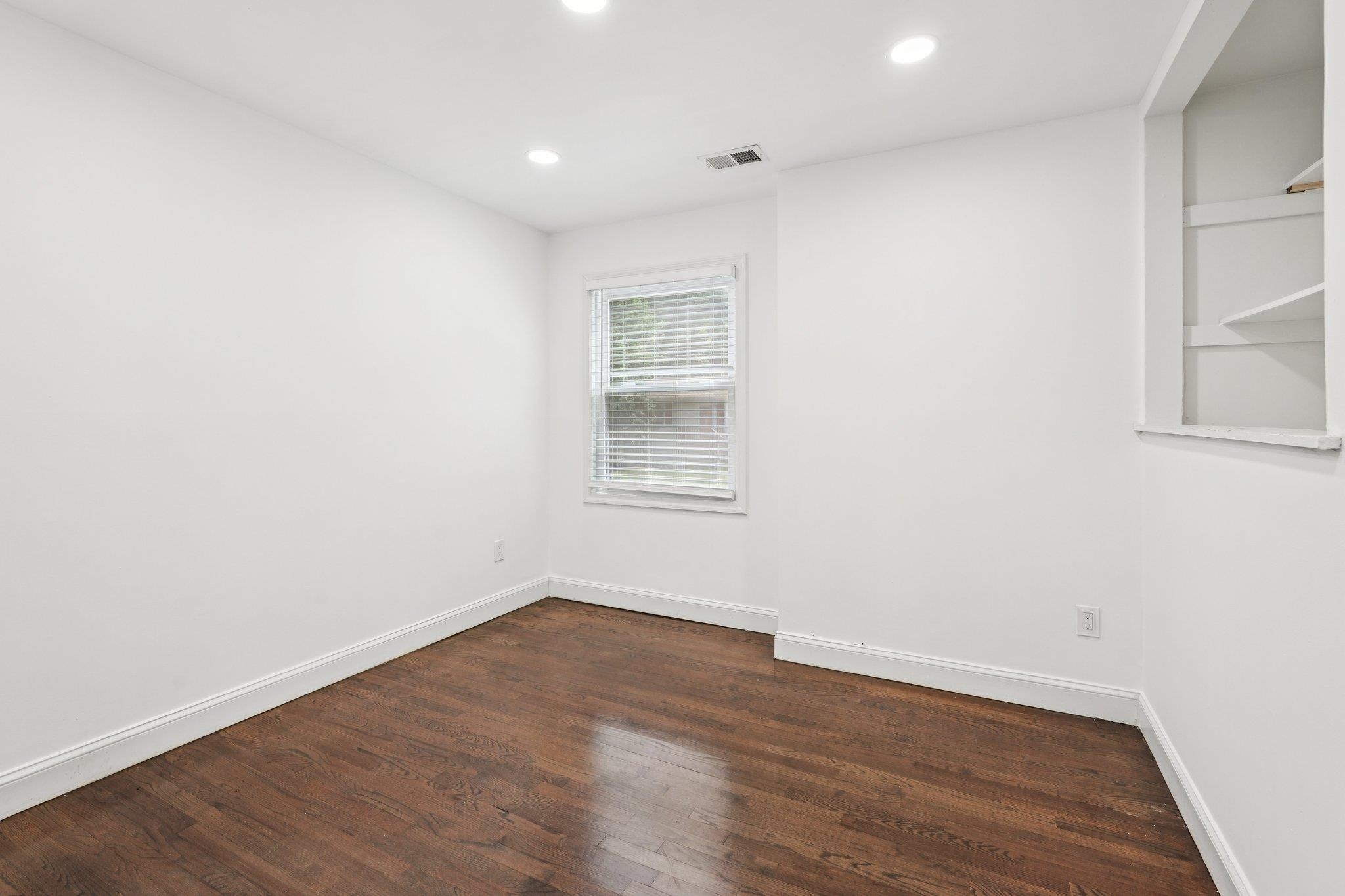 34 OKLAHOMA Drive, Hopatcong Borough, HOPATCONG, NJ 07843 - Property photo 4 of 40