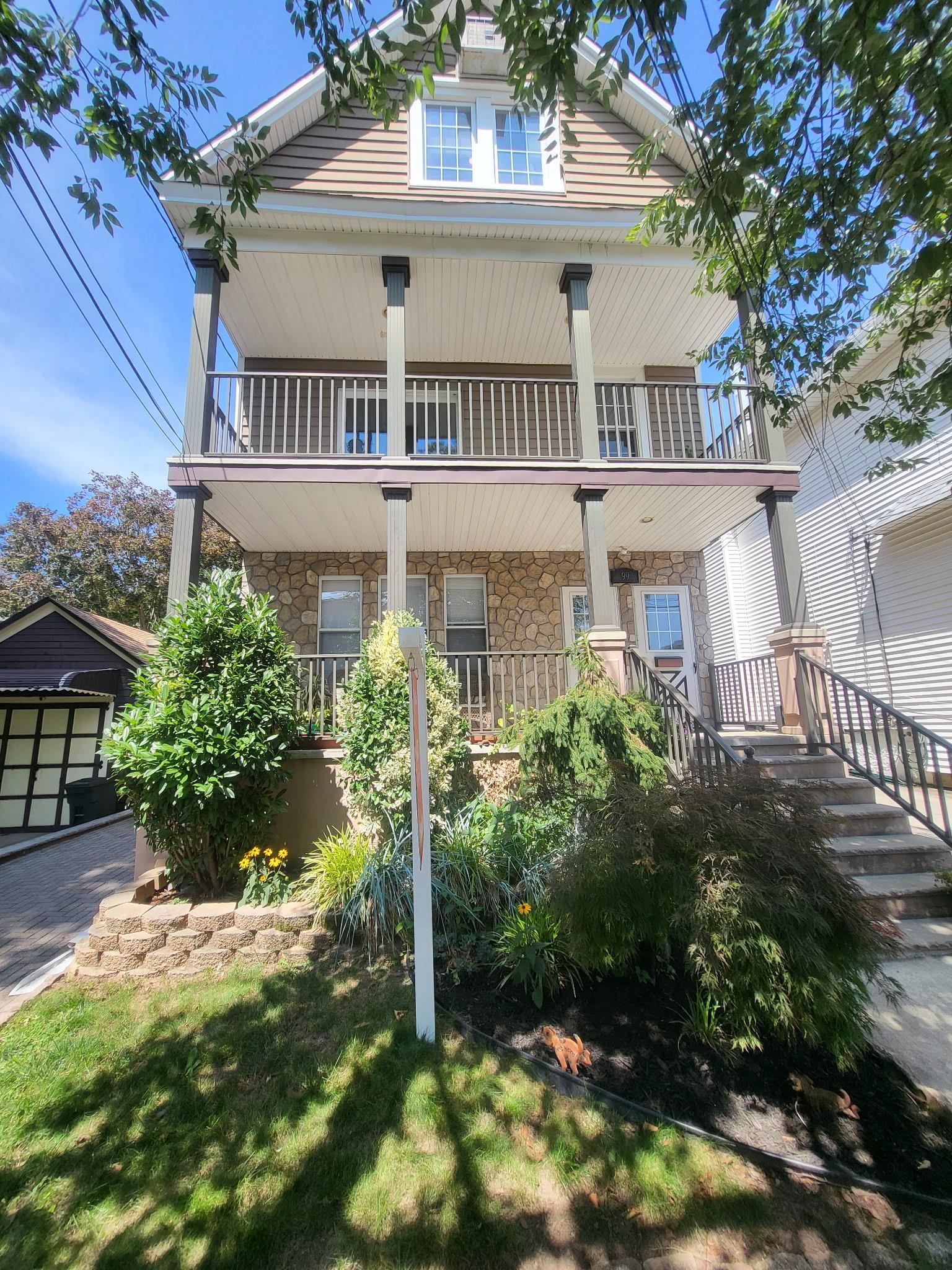 99 WEST 37th Street, Bayonne City, Bayonne, NJ 07002 - Property photo 3 of 30
