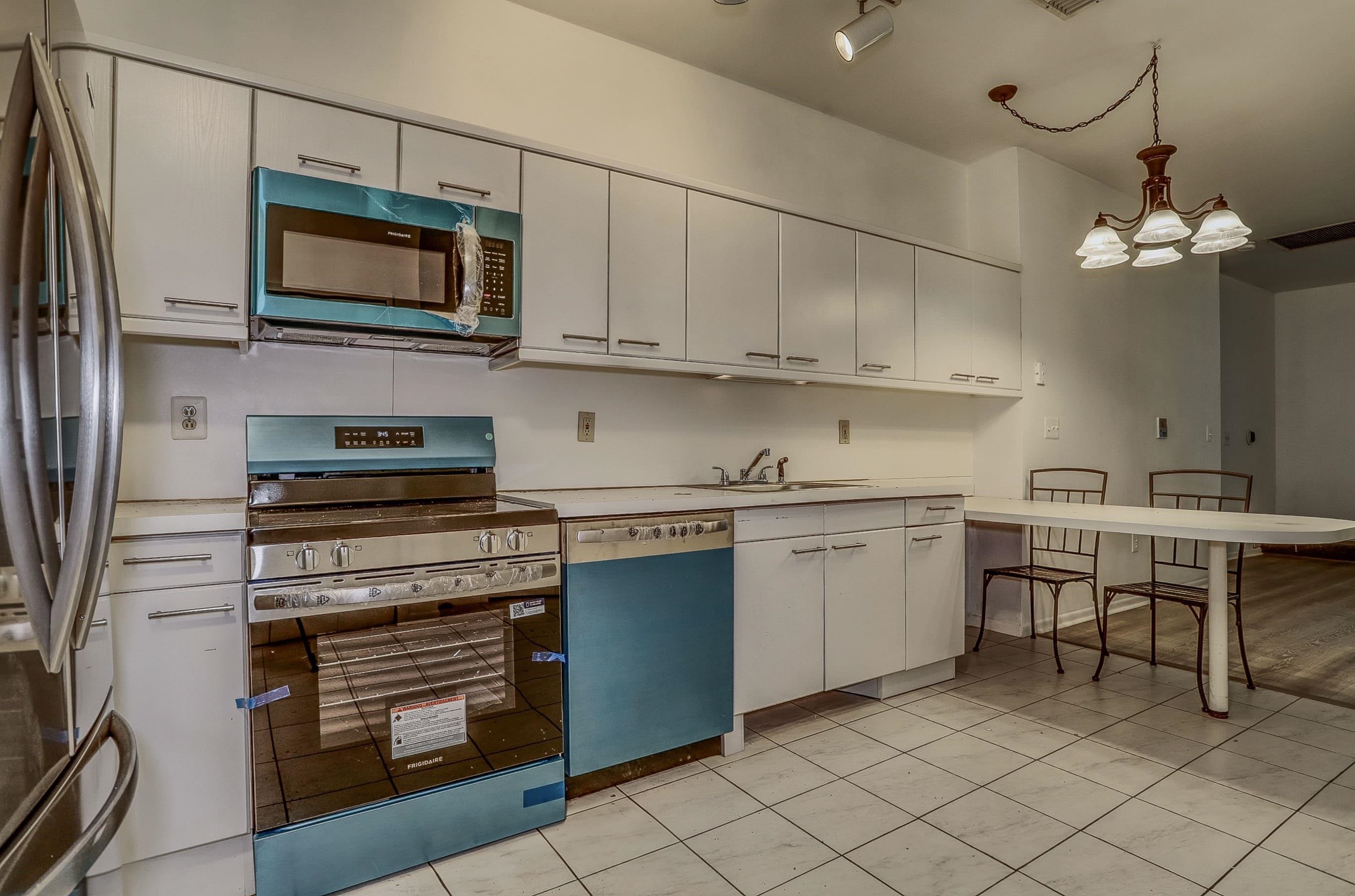 75 LIBERTY Avenue, Jersey City, JC Journal Square, NJ 07306 - Property photo 3 of 32