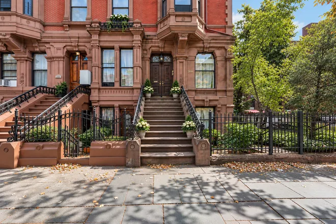 2099 5th Avenue, New York, NY 10035
