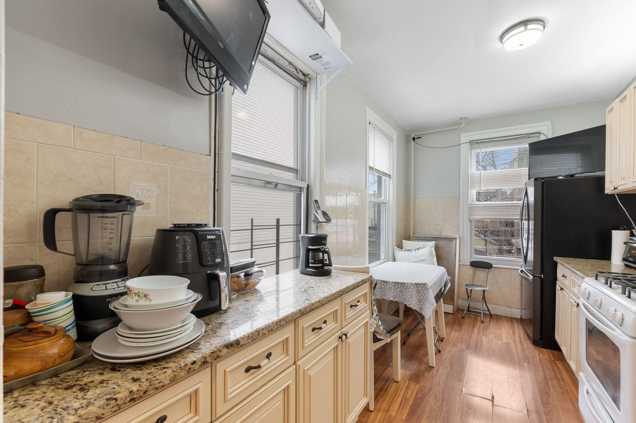 361 NEW YORK Avenue, Jersey City, JC Heights, NJ 07307 - Property photo 5 of 29