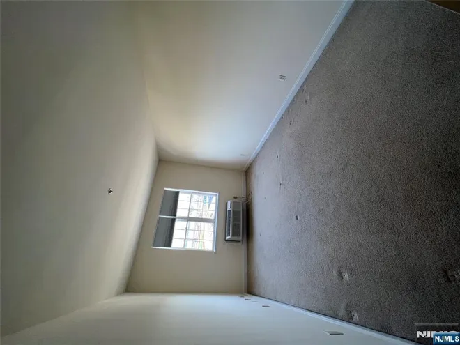 1100 River #302, Edgewater, NJ 07020