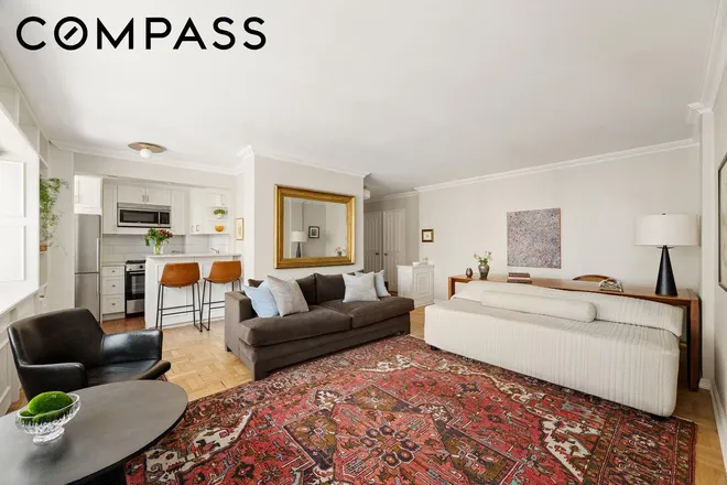 39 Gramercy Park #17A, New York, NY 10010