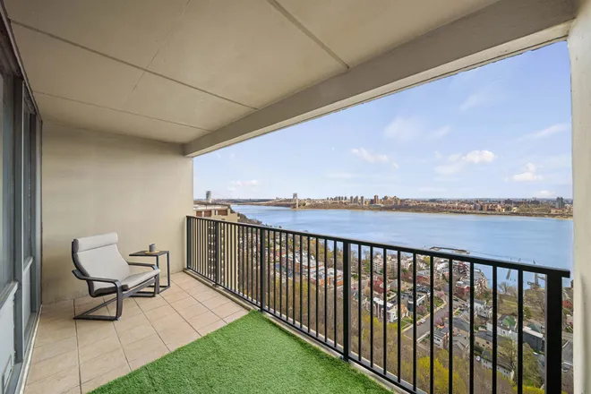 6 HORIZON Road, Fort Lee, NJ 07024