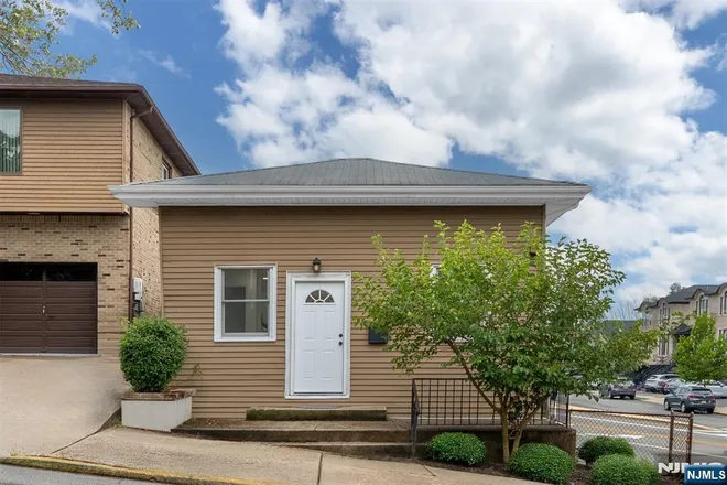 418 East Brinkerhoff, Palisades Park, NJ 07650