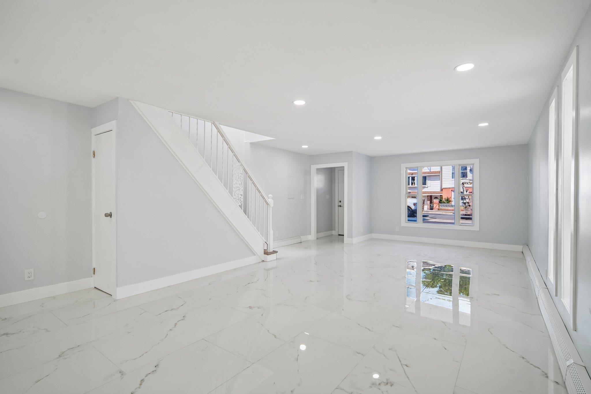 209 71st Street, Guttenberg Town, Guttenberg, NJ 07093 - Property photo 5 of 30