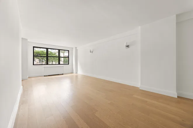 201 East 28th Street #2P, New York, NY 10016