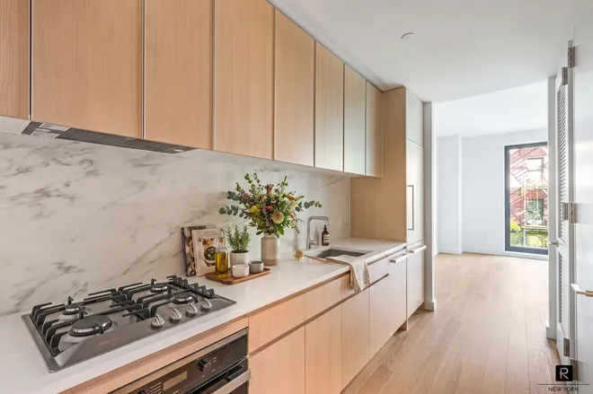 500 West 45th Street #305, New York, NY 10036