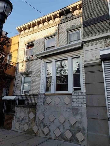 1909 NEW YORK Avenue, Union City, Union City, NJ 07087 - Property photo 2 of 40
