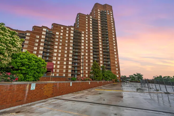 2508 HARMON COVE TOWER, Secaucus, NJ 07094