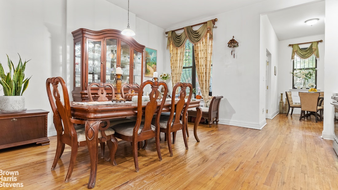 563 West 161st Street, Washington Heights, Manhattan, NY 10032 - Property photo 3 of 11