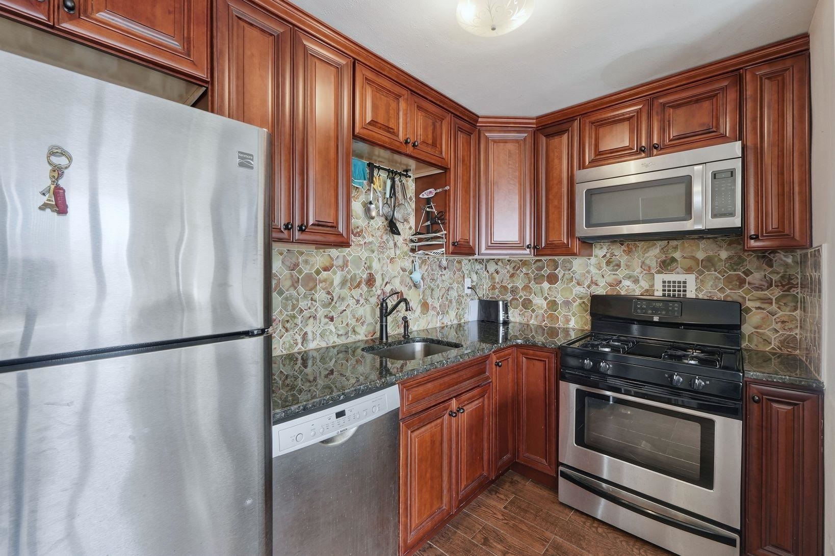 280 LUIS M MARIN Boulevard, Jersey City, JC Downtown, NJ 07302 - Property photo 3 of 16