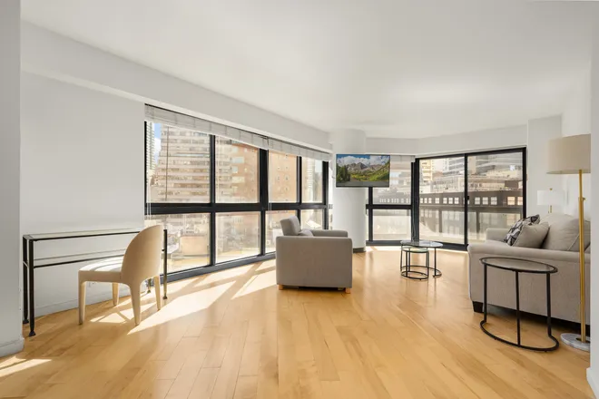 200 East 61st Street #8A, New York, NY 10065