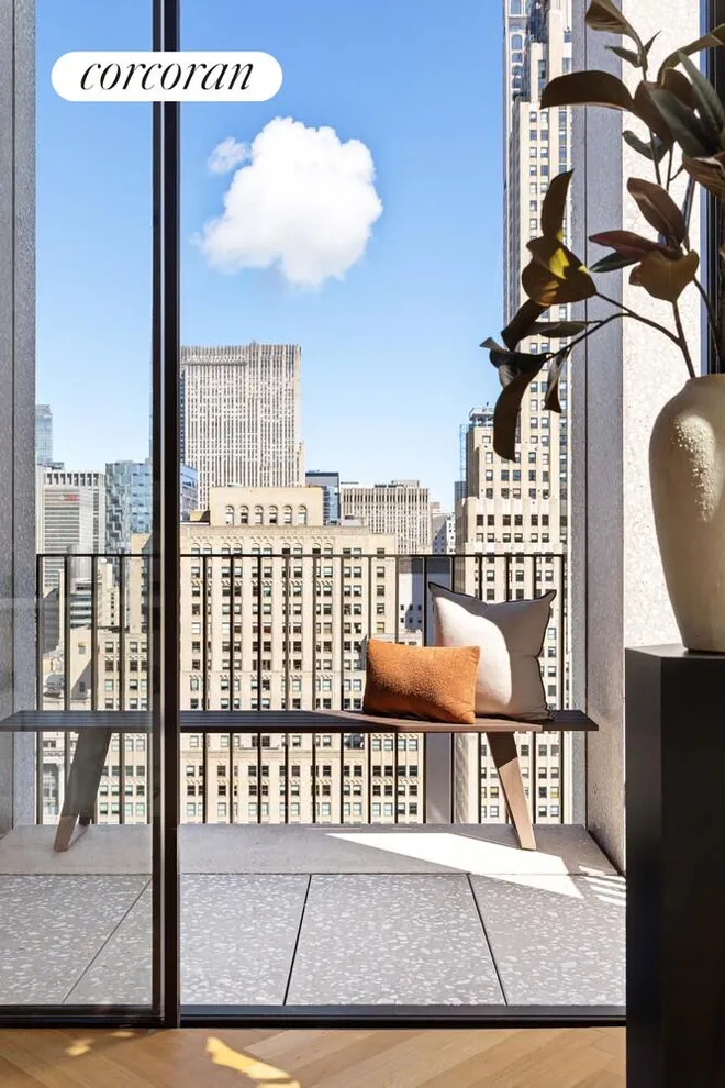 16 West 40th Street #PHN, New York, NY 10018