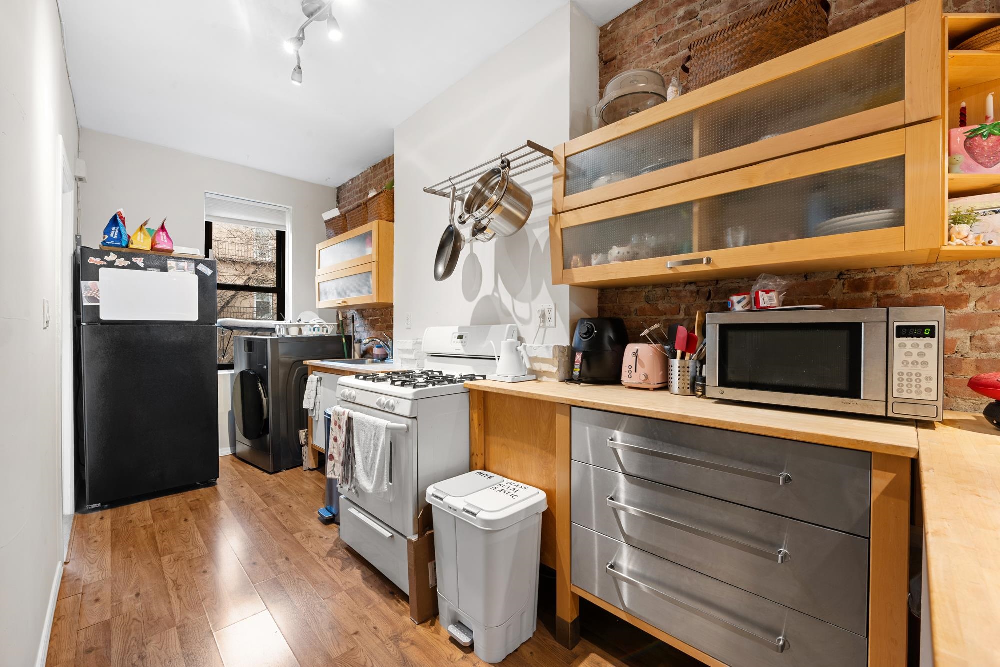 167 CHRISTOPHER COLUMBUS Drive, Jersey City, JC Downtown, NJ 07302 - Property photo 3 of 17