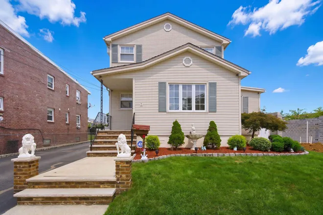 752 FOREST Street, Kearny, NJ 07032