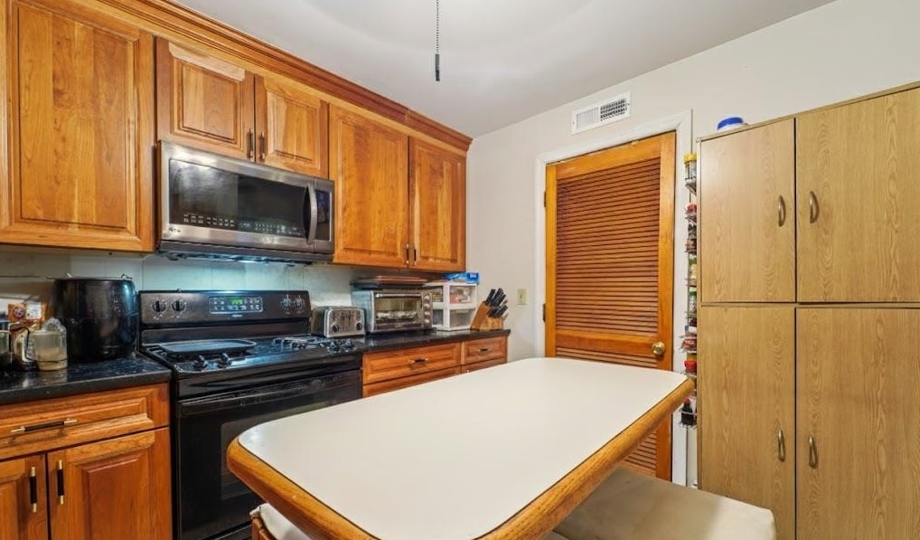 1906 PATERSON PLANK Road, North Bergen Township, North Bergen, NJ 07047 - Property photo 5 of 15