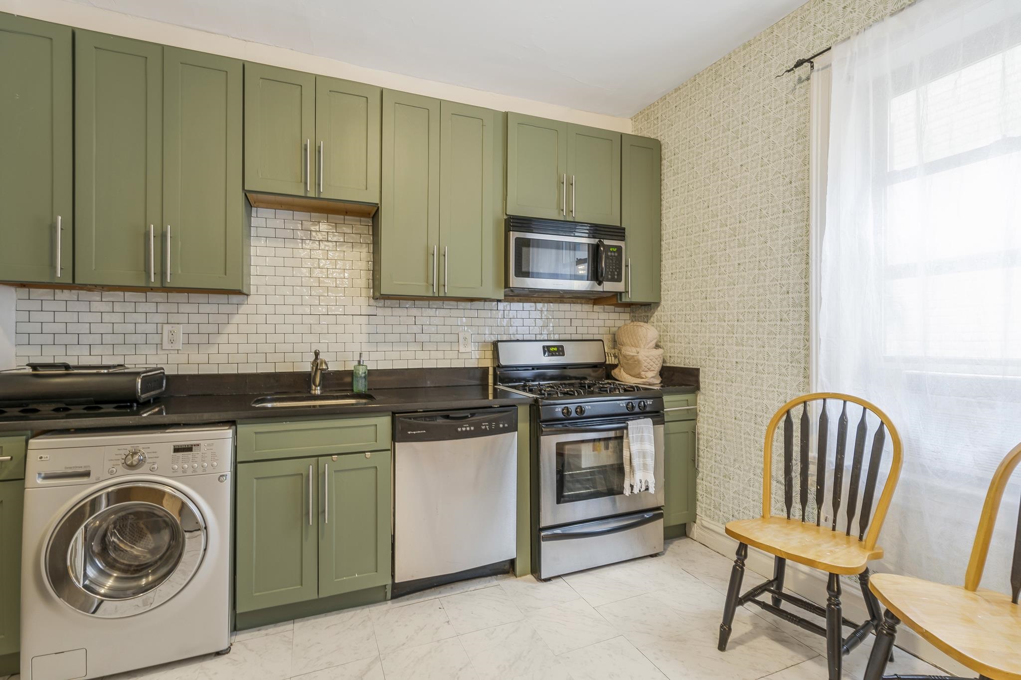 260 HARRISON Avenue, Jersey City, JC Journal Square, NJ 07304 - Property photo 5 of 19