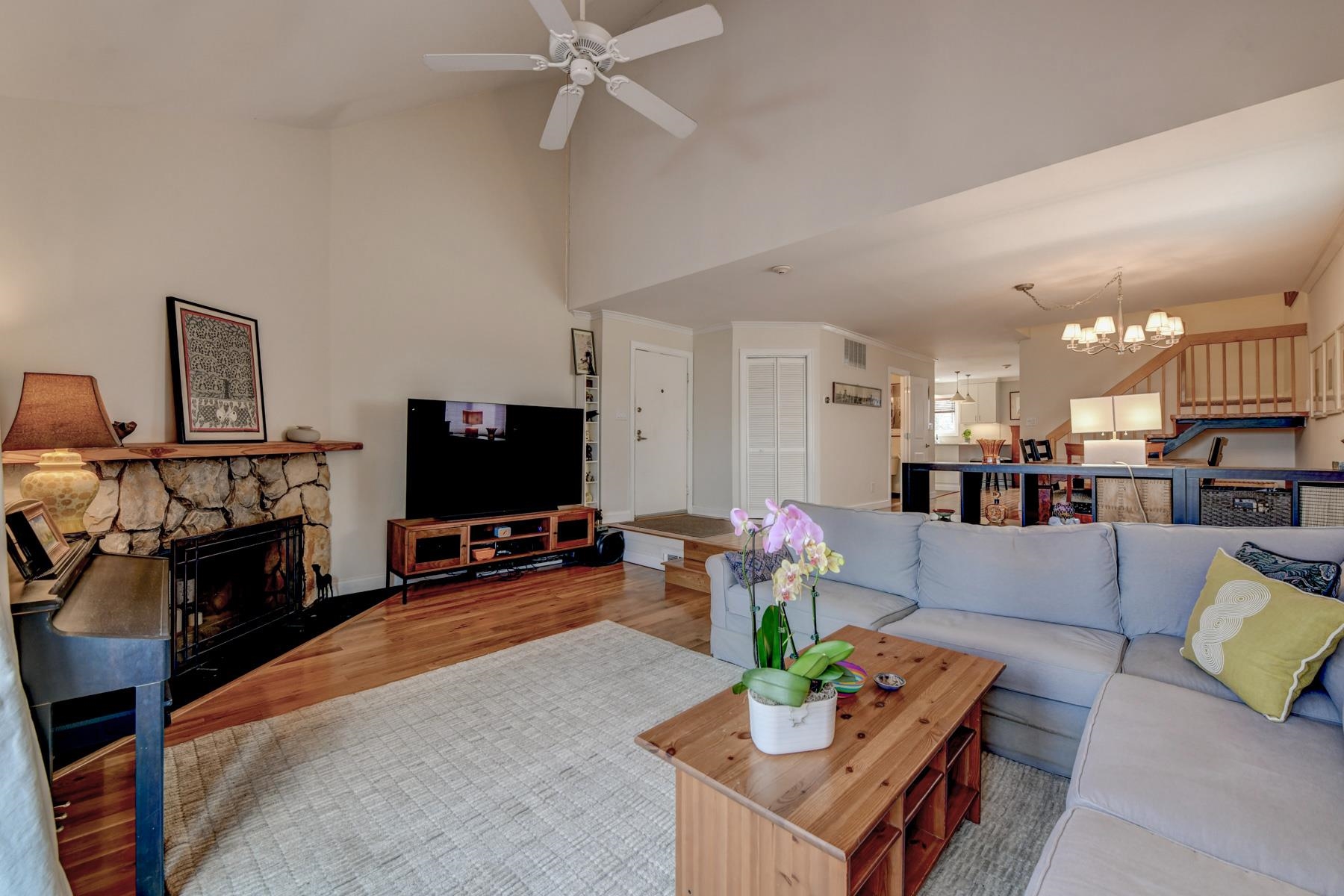 598 SANDERLING Court, Secaucus Town, Secaucus, NJ 07094 - Property photo 4 of 22