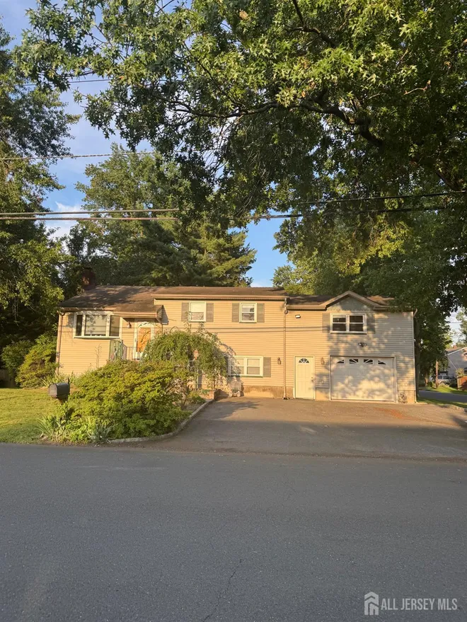 205 Fleet Avenue, Park Avenue, NJ 08820