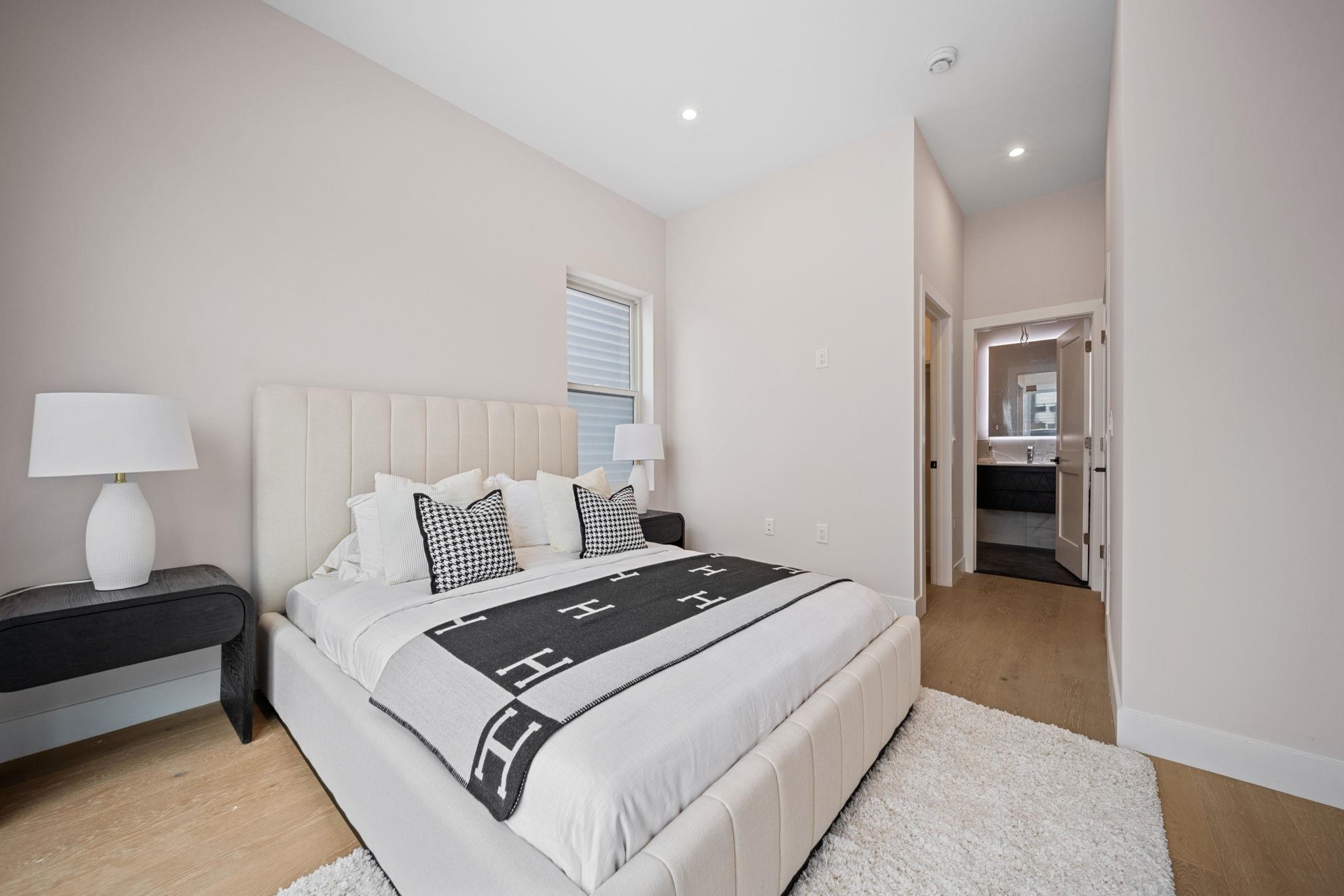 31 GRAHAM Street, Jersey City, JC Heights, NJ 07307 - Property photo 5 of 22