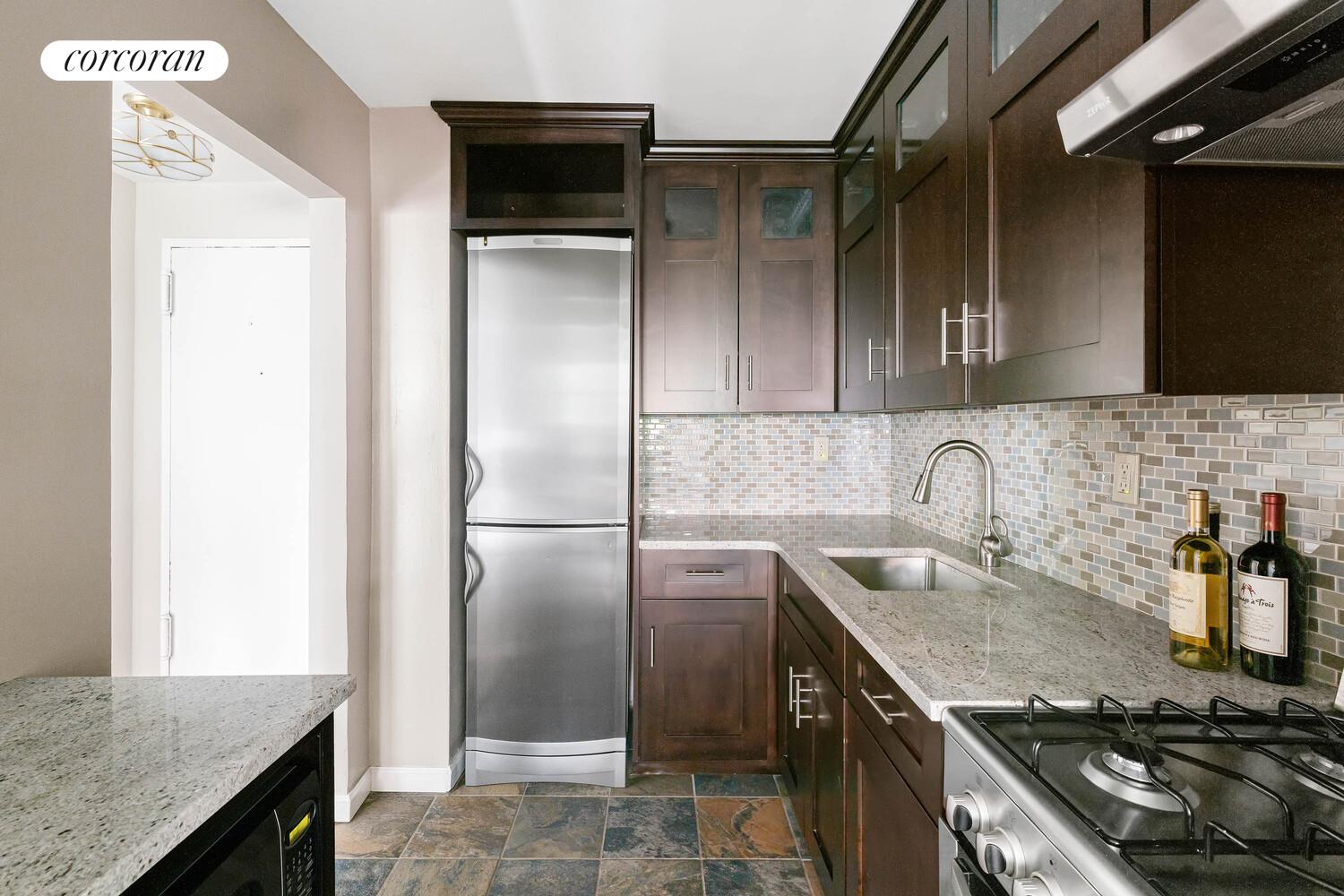 200 East 74th Street #4C, Lenox Hill, Manhattan, NY 10021 - Property photo 4 of 13