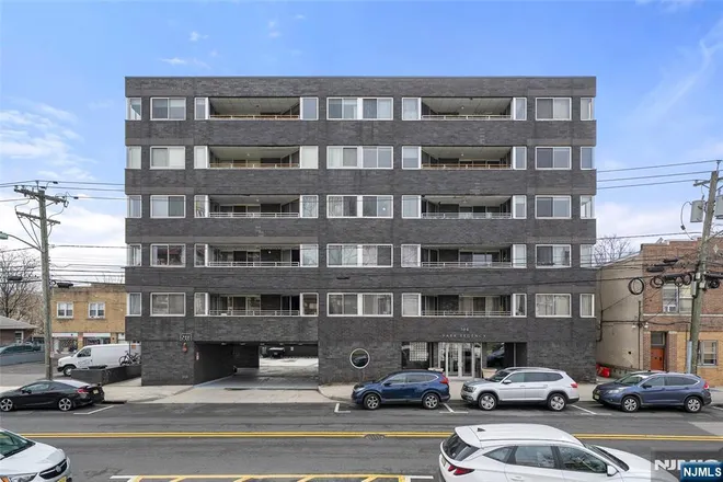 364 Palisade #5B, Cliffside Park, NJ 07010