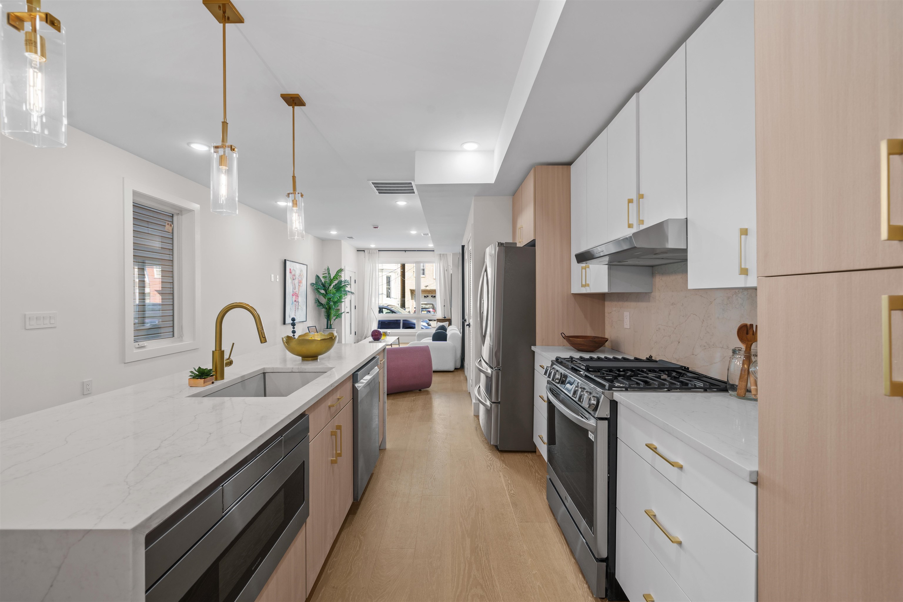 249.5 HALLADAY Street, Jersey City, JC Bergen Lafayette, NJ 07304 - Property photo 3 of 33