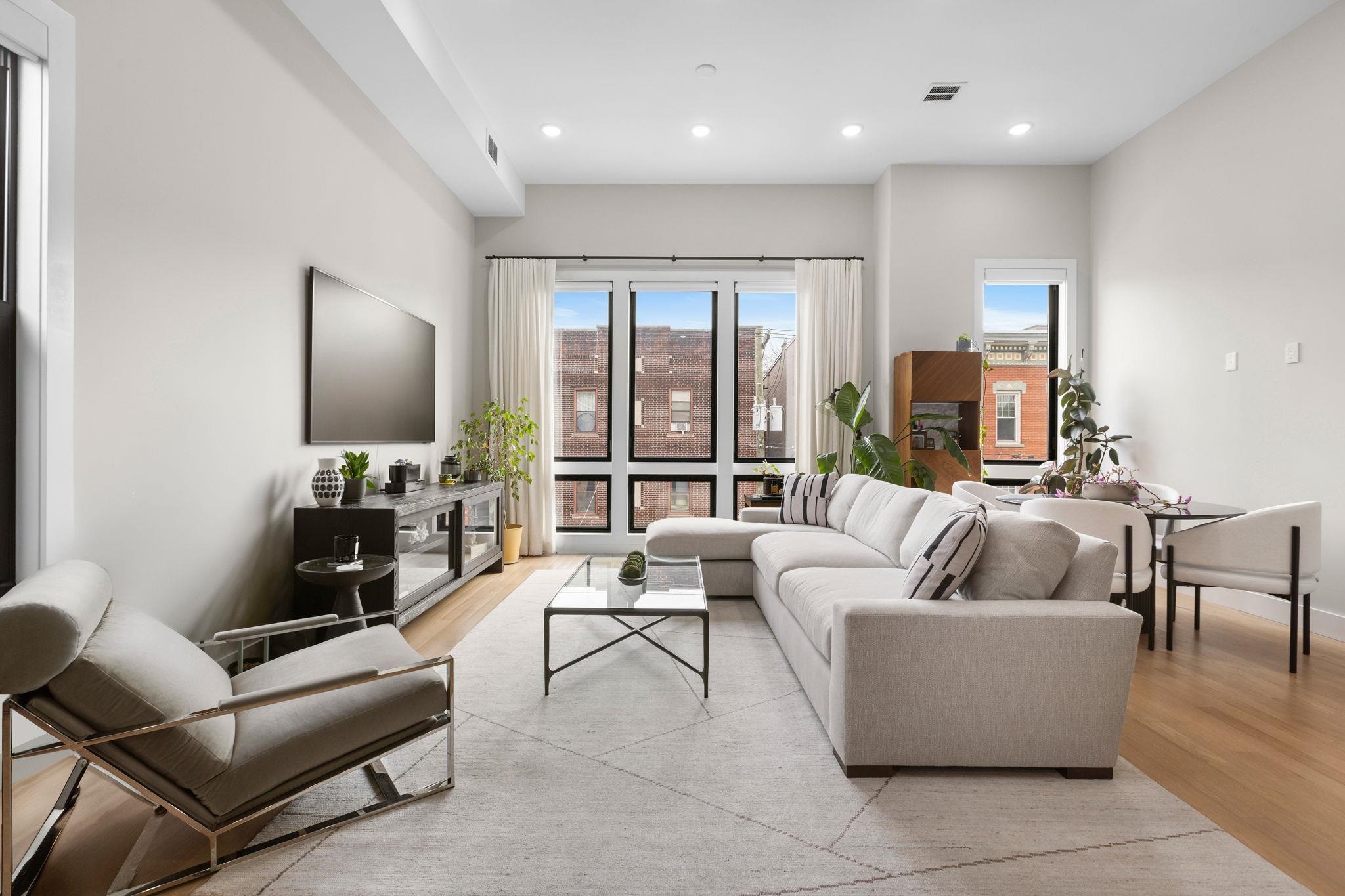 139 NEW YORK Avenue, Jersey City, JC Heights, NJ 07307 - Property photo 3 of 25