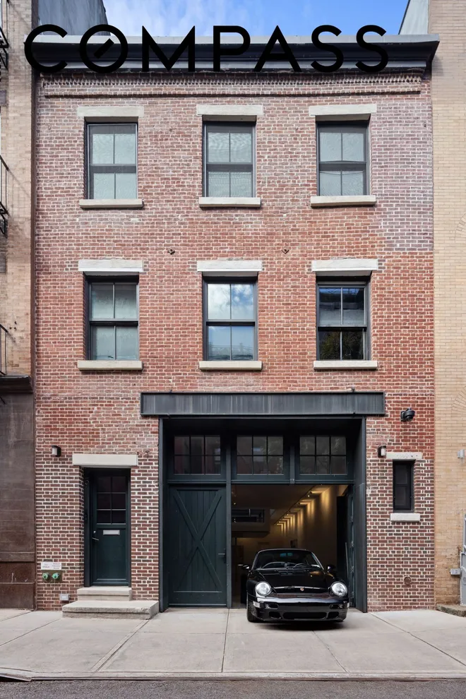 29 Downing Street, New York, NY 10014