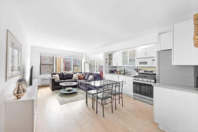 245 East 24th Street #11K, New York, NY 10010