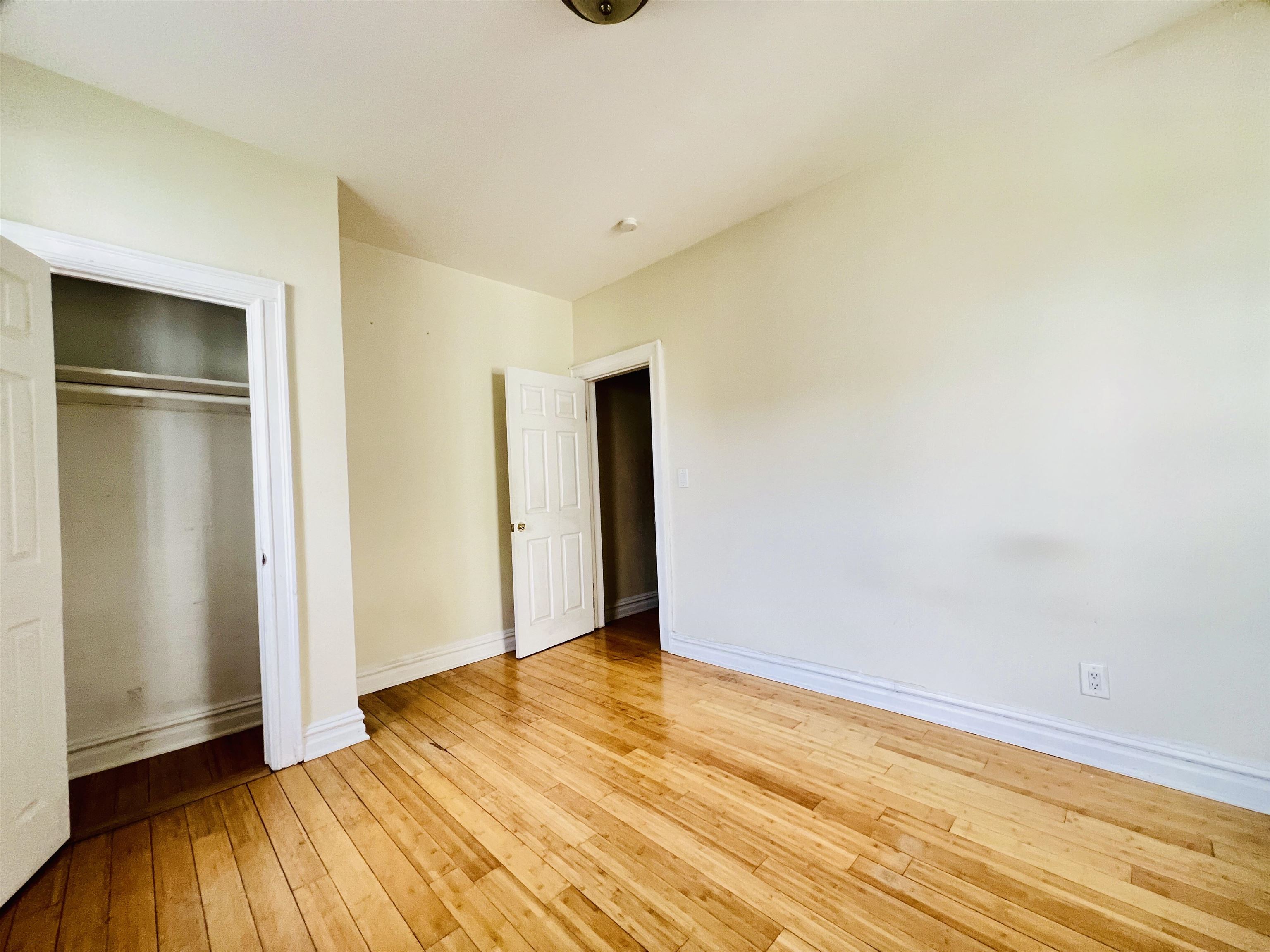 118 CORBIN Avenue, Jersey City, JC Journal Square, NJ 07306 - Property photo 2 of 11