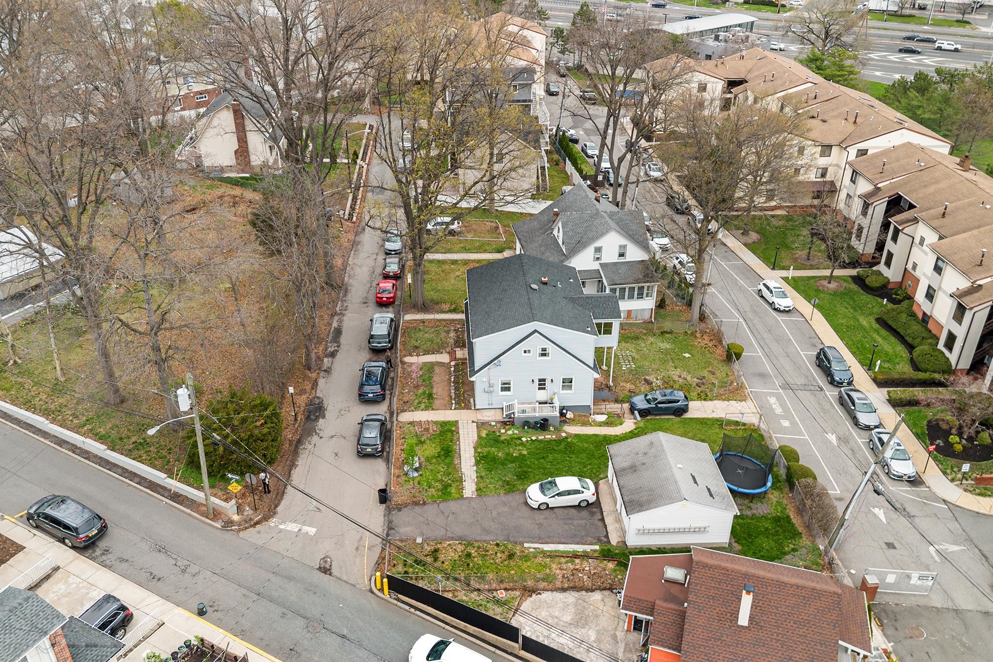 6 MUTILLOD LANE, Secaucus Town, Secaucus, NJ 07094 - Property photo 5 of 41
