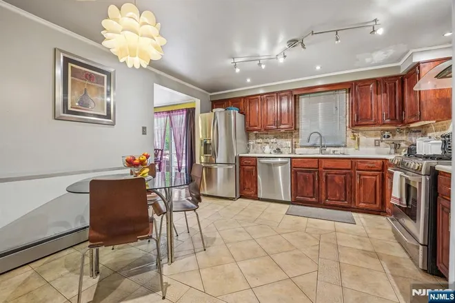 121 Wood, Englewood, NJ 07631