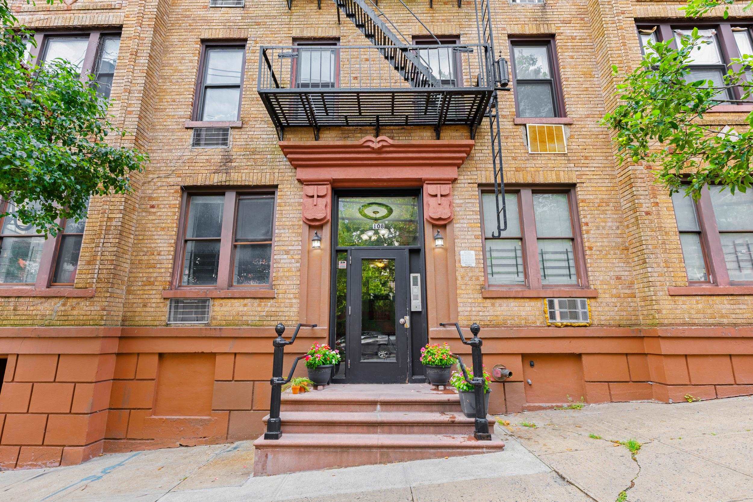 108 WALDO Avenue, Jersey City, JC Journal Square, NJ 07306 - Property photo 3 of 17