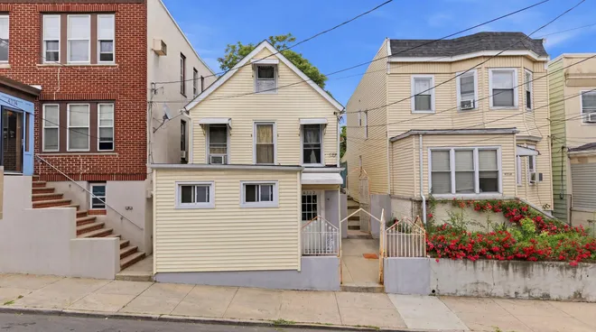 6112 WASHINGTON Street, West New York, NJ 07093