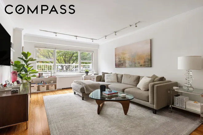 101 West 12th Street #2N, New York, NY 10011