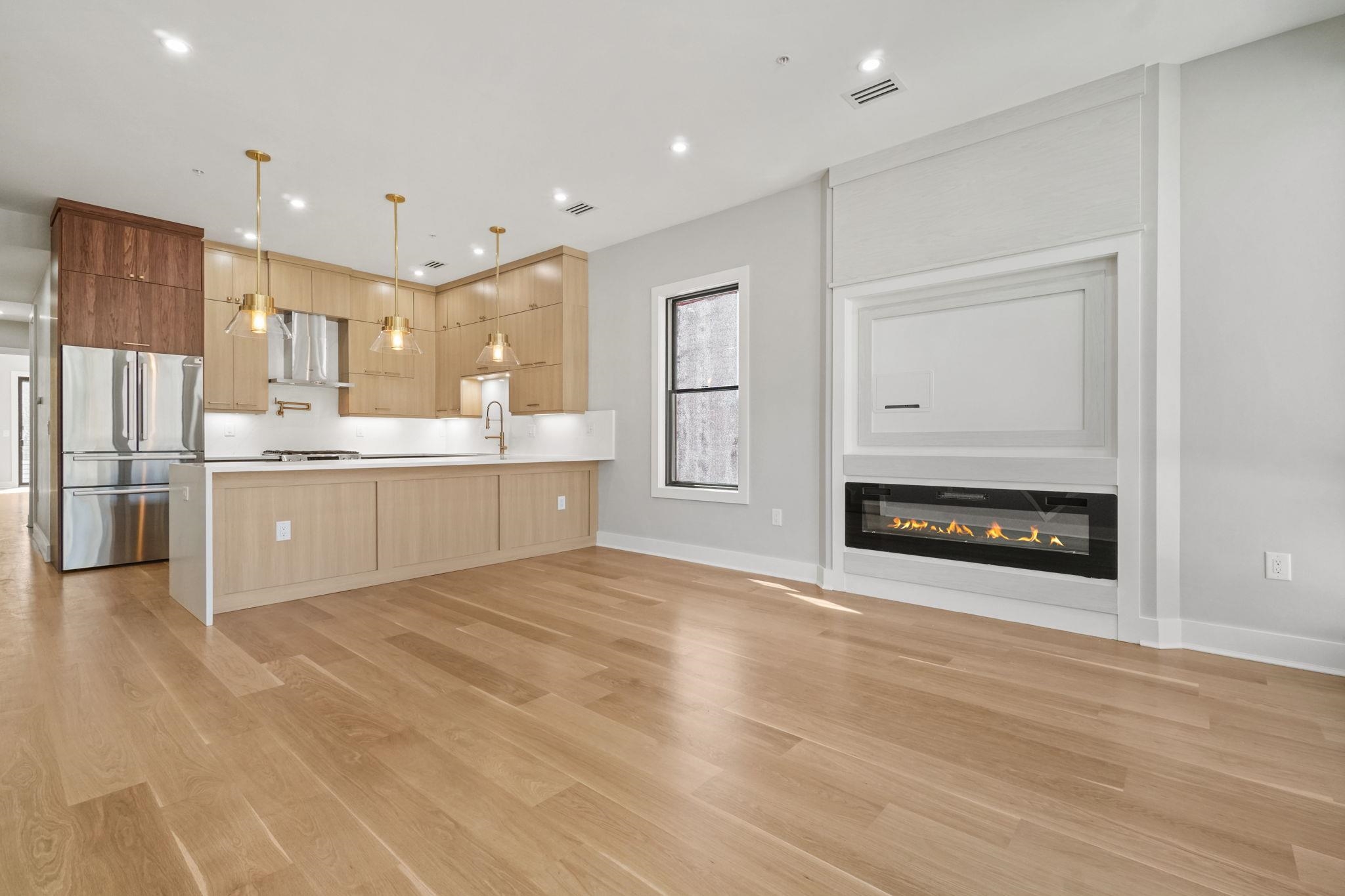 160 CENTRAL Avenue, Jersey City, JC Heights, NJ 07307 - Property photo 2 of 31