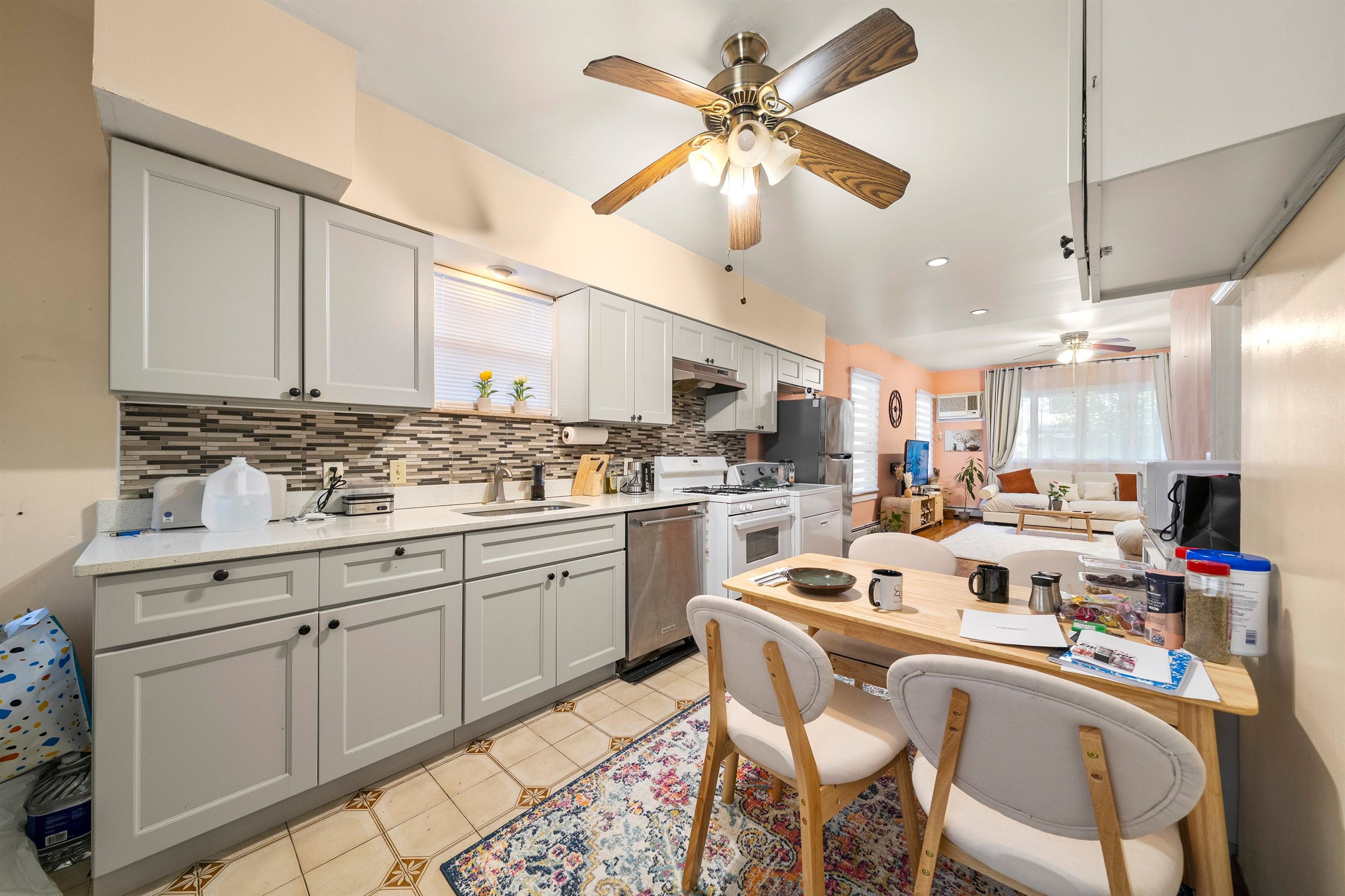 37 47th Street, Weehawken Township, Weehawken, NJ 07086 - Property photo 2 of 41