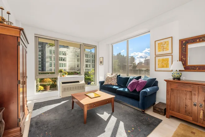 44-15 PURVES Street #6C, Long Island City, NY 11101
