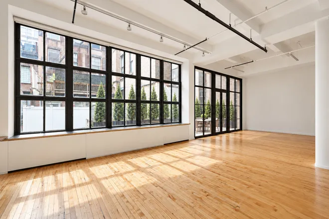 6 West 20th Street #2, New York, NY 10011