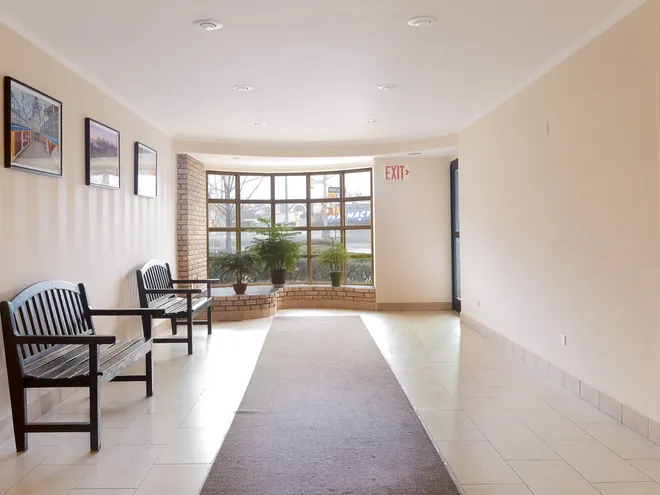 207 OCEAN Parkway #1J, Brooklyn, NY 11218
