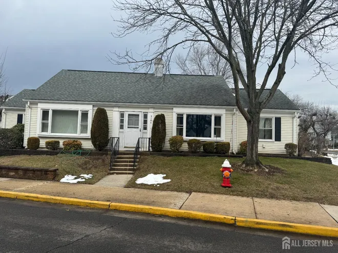 310 Sharon Way #C, Mutual #4-b Condo, NJ 08831