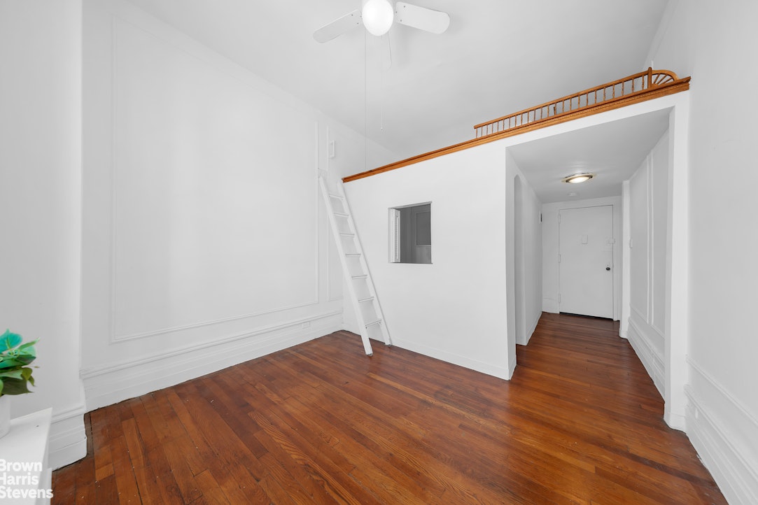 140 West 69th Street #116C, Lincoln Square, Manhattan, NY 10023 - Property photo 4 of 8
