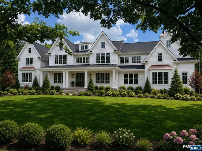 939 Briarwoods, Franklin Lakes, NJ 07417
